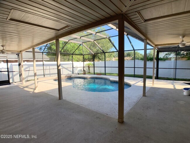Building Photo - 7931 Dwyer Dr