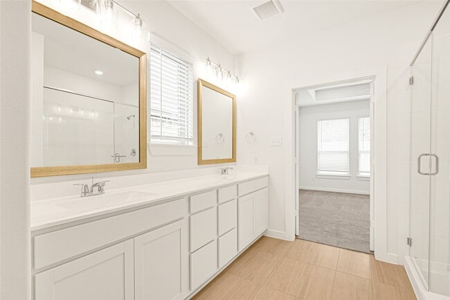 Building Photo - 31819 Autumn Spur Ln