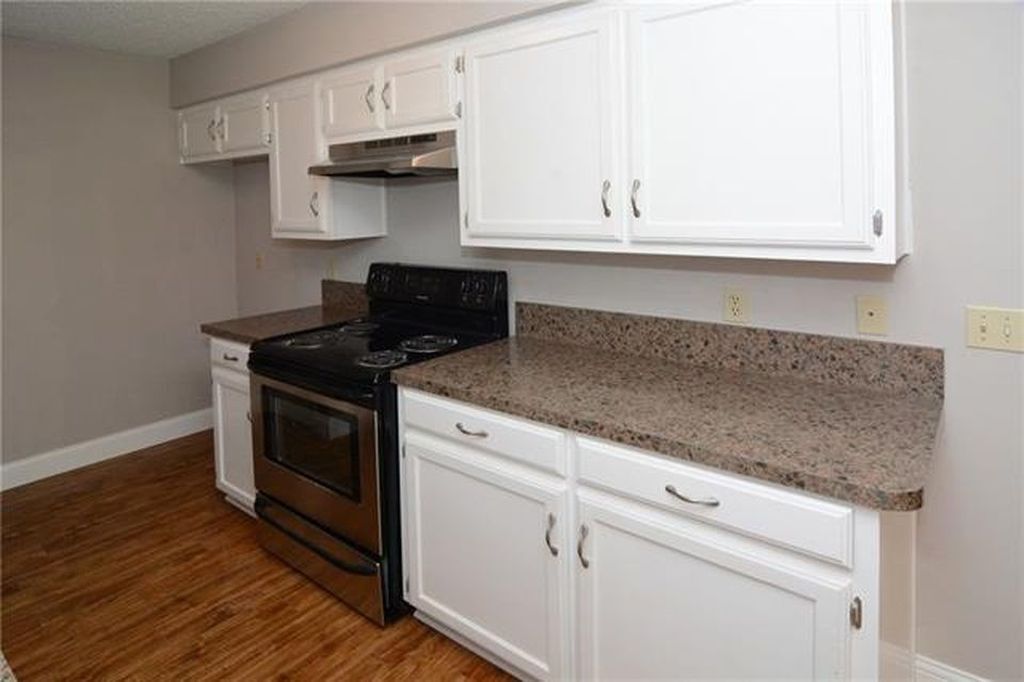 Building Photo - 925 Baldwin St