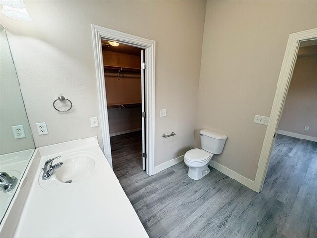 Building Photo - 1284 N Cannondale Dr