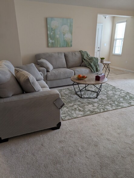 Building Photo - 3912 Coventry Ln