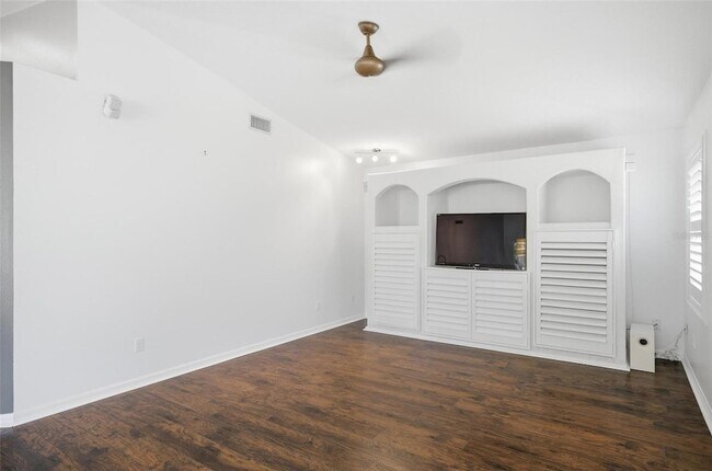 Building Photo - 1 Walton Pl