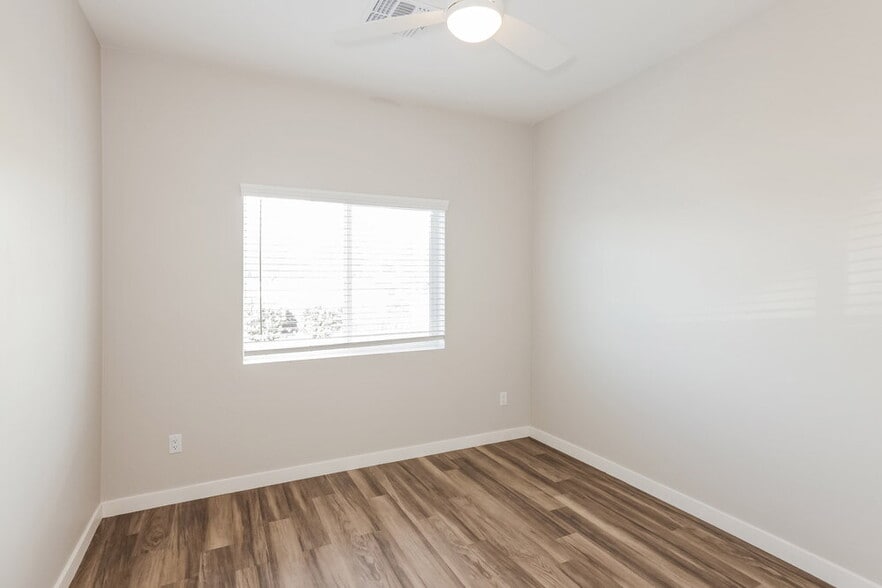 Building Photo - 14251 N 7th St