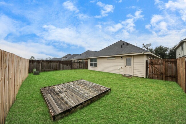 Building Photo - 819 Sun Prairie Dr