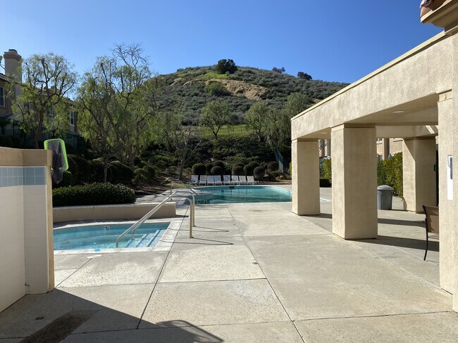 Community Pool & Spa Area - 580 Fenwick Way