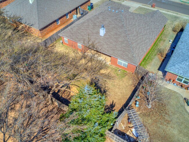 Building Photo - 4 Bed | 2 Bath | 2 Car Garage - Edmond Schools - North Hampton Addition