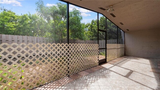 Building Photo - 570 Woodgate Cir