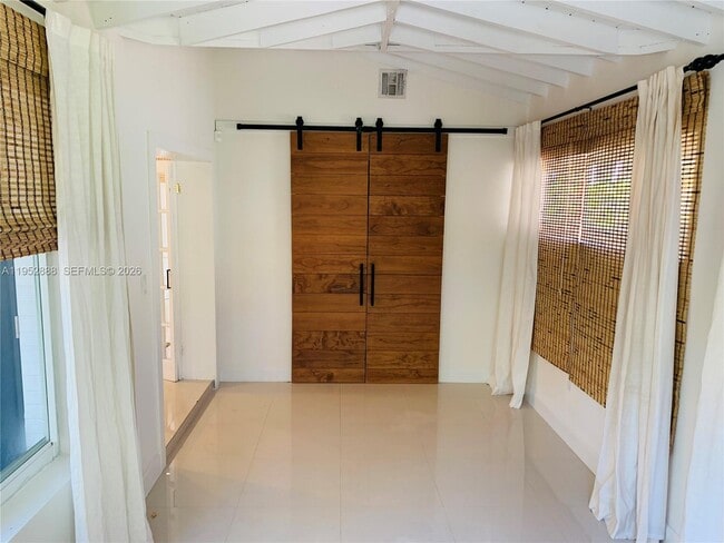 Building Photo - 4218 Braganza Ave