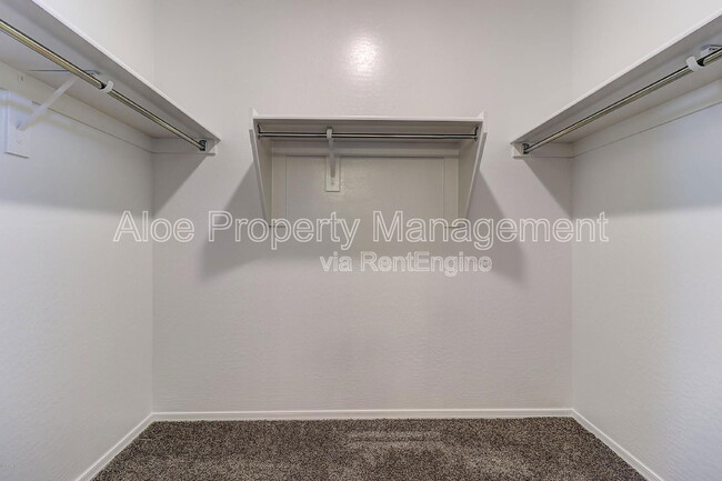 Building Photo - 1246 E Paul Dr