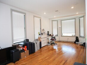Building Photo - 15 Maywood St