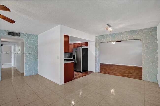 Building Photo - 6540 McKinley St