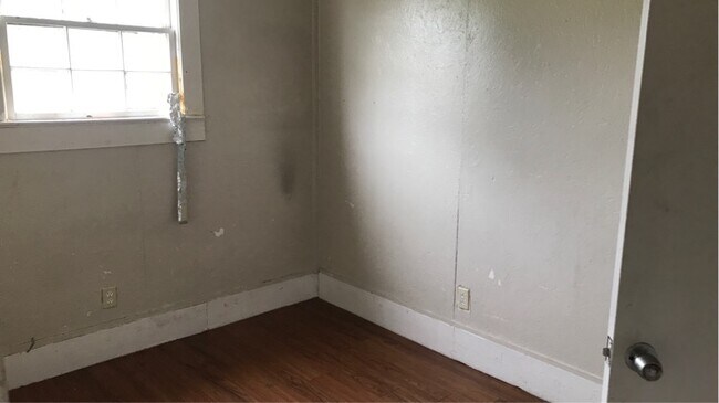Building Photo - 106 Grape St
