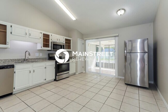 Building Photo - 3 Bedroom Pet-Friendly Home in JACKSONVILLE, FL with Main Street Renewal