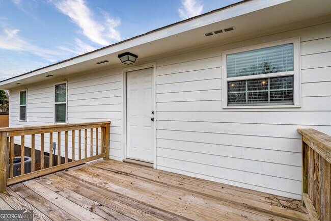 Building Photo - 1181 Glades Rd