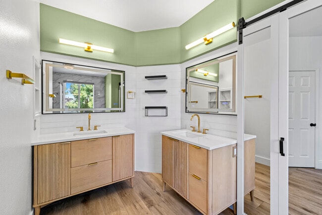 Building Photo - 40612 Chantemar Way