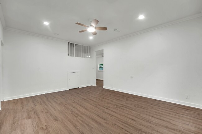 Building Photo - 610 Williams Ave