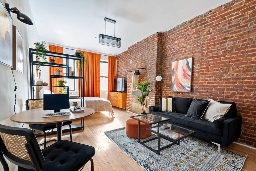 Building Photo - 416 W 49th St