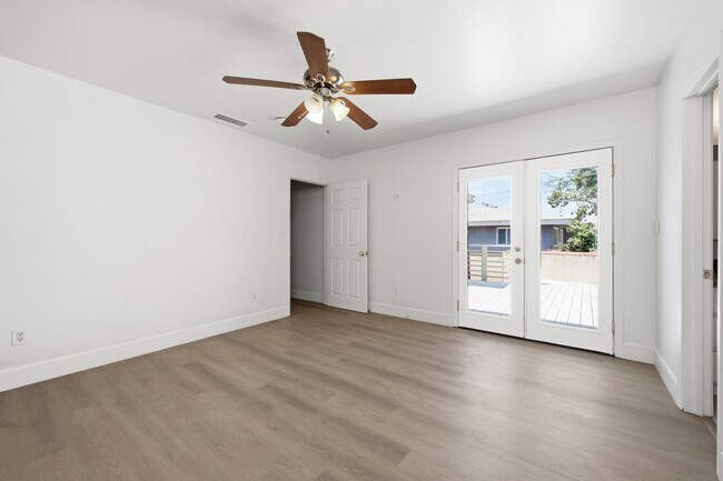Building Photo - 6204 Mary Ln Dr