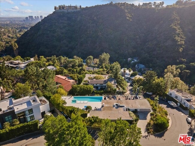 Building Photo - 1650 Clear View Dr