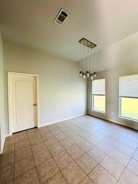 Building Photo - 5525 Westchase Loop