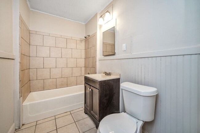Building Photo - Spacious 2-Bedroom Duplex in Talladega – M...