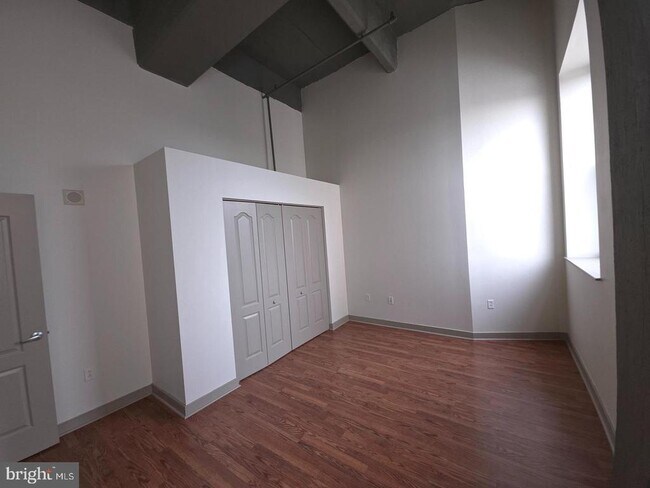 Building Photo - 511 N Broad St