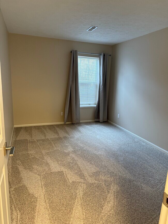 Building Photo - 1390 Cedarwood Dr