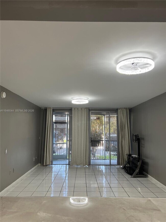 Building Photo - 1710 NE 191st St