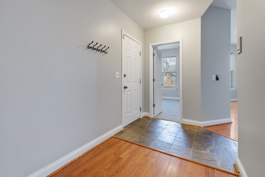 Building Photo - 6231 S Woodlawn Ave