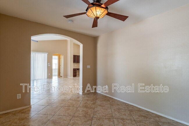 Building Photo - 3049 W Silver Creek Dr