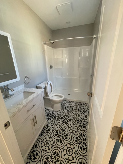 Bathroom 1- - 172 N Clinton St