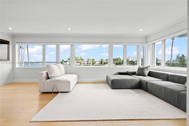 Building Photo - 617-625 E Dilido Dr