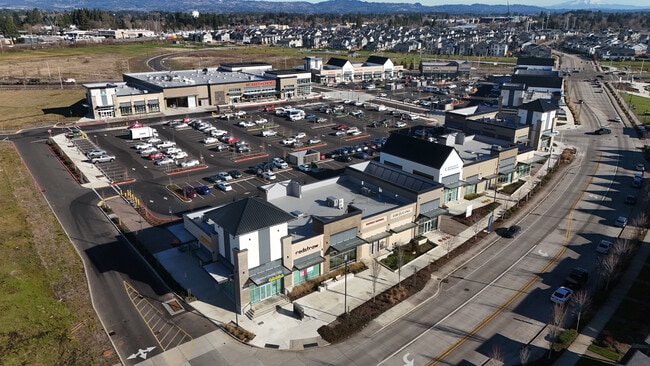 Building Photo - 7447 SE Chinquapin Dr