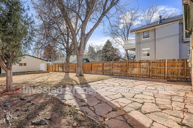 Building Photo - 4334 E 18th Ave