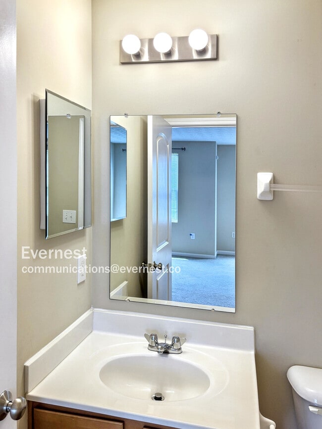 Building Photo - 5679 Marshfield Dr