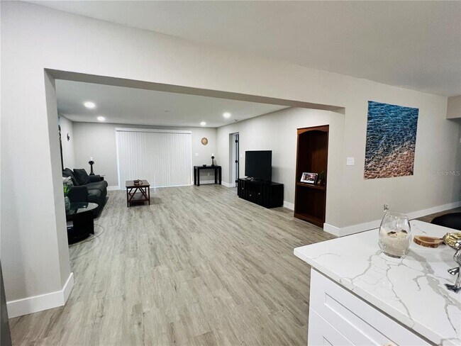 Building Photo - 10341 Kumquat Ln