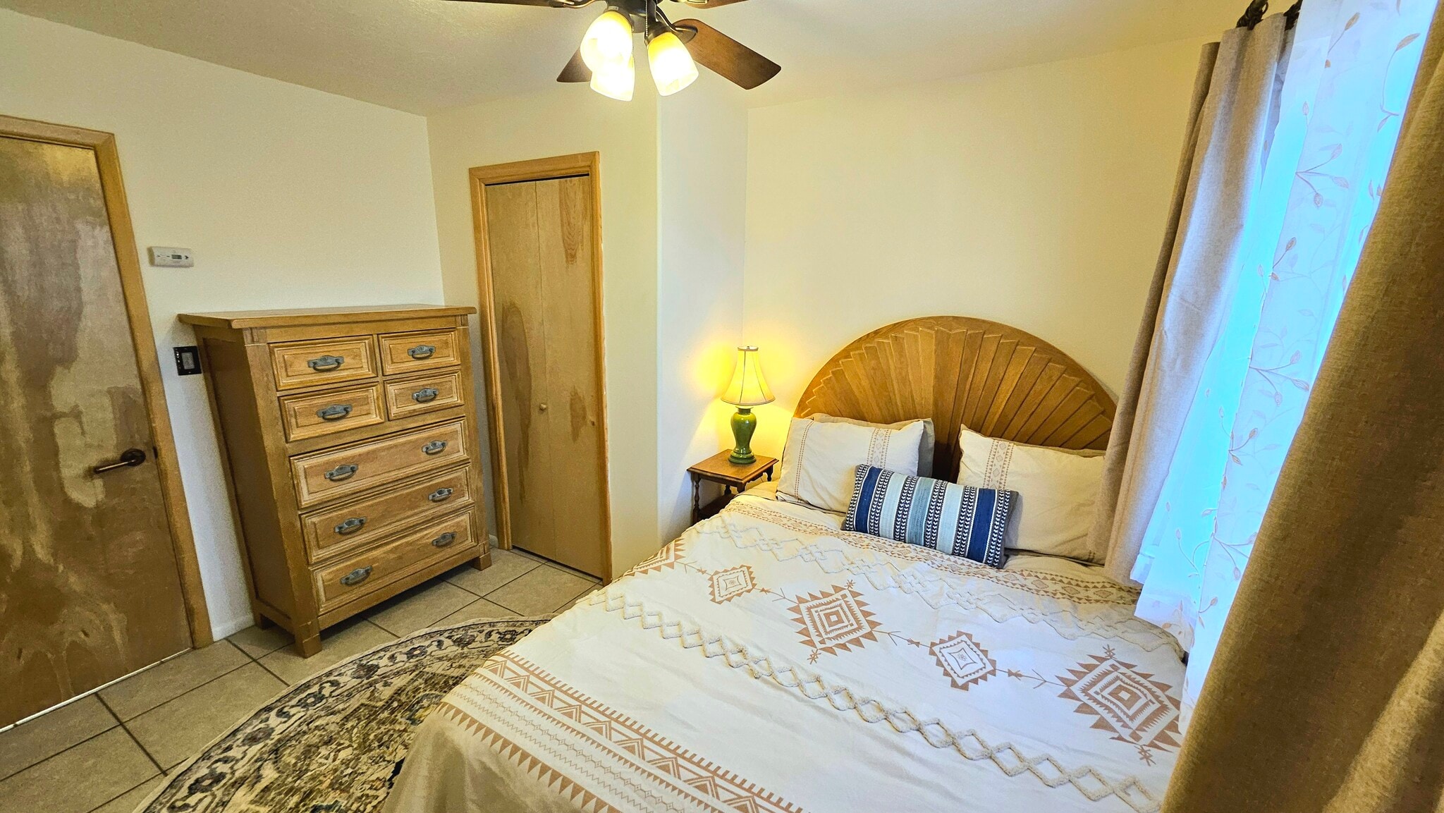 Building Photo - 409 La Joya Rd