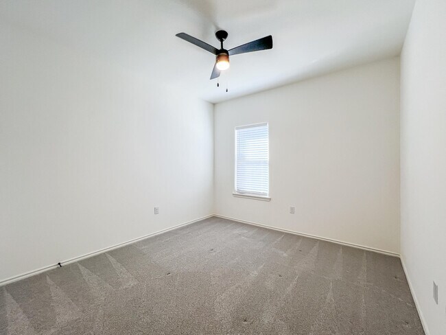 Building Photo - 5917 Harvard St