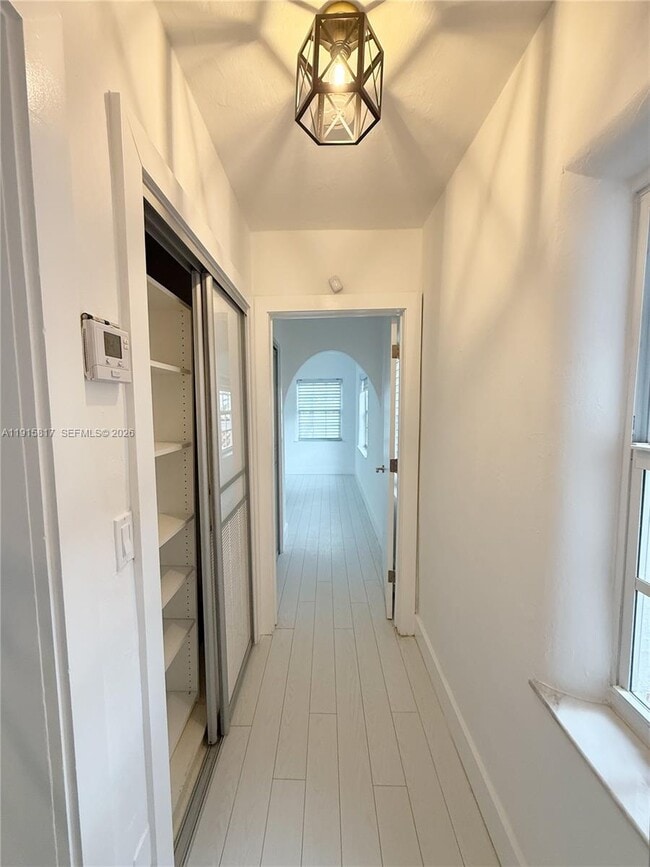 Building Photo - 5835 La Gorce Dr