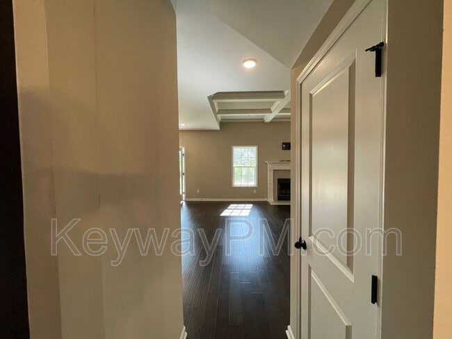 Building Photo - 2322 Sheridan Dr