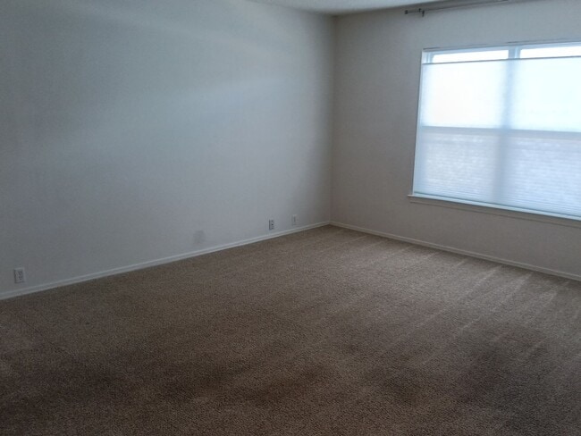 Building Photo - 2 Bedroom, 2 Bathroom! Lovely Home Coming Soon!