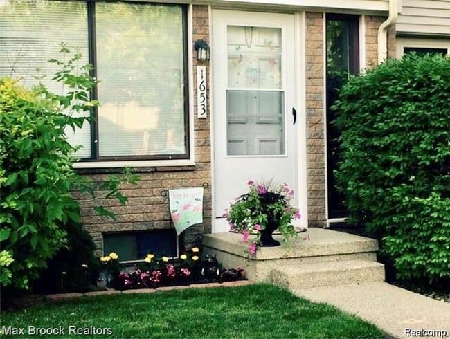 Building Photo - 1653 Wimbledon Dr