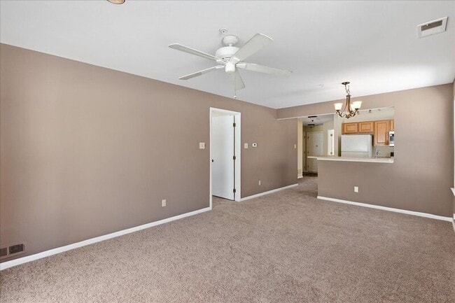 Building Photo - 29 Foxglove Dr