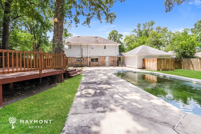 Building Photo - 2666 S Woodloch St