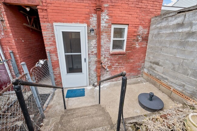 Building Photo - Updated 2 Bed 1 Bath Home With a Loft in Bloomfield - Available NOW!