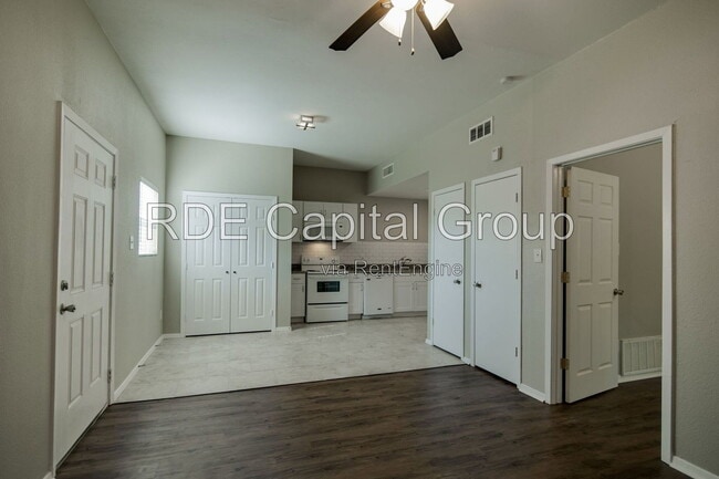 Building Photo - 3025 Sappington Pl