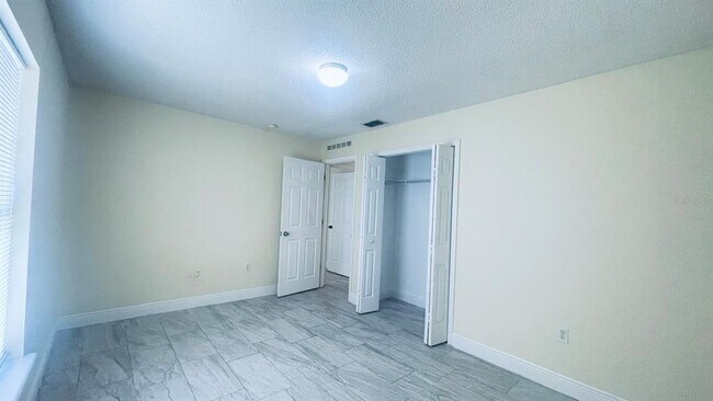 Building Photo - 729 Del Rio Way
