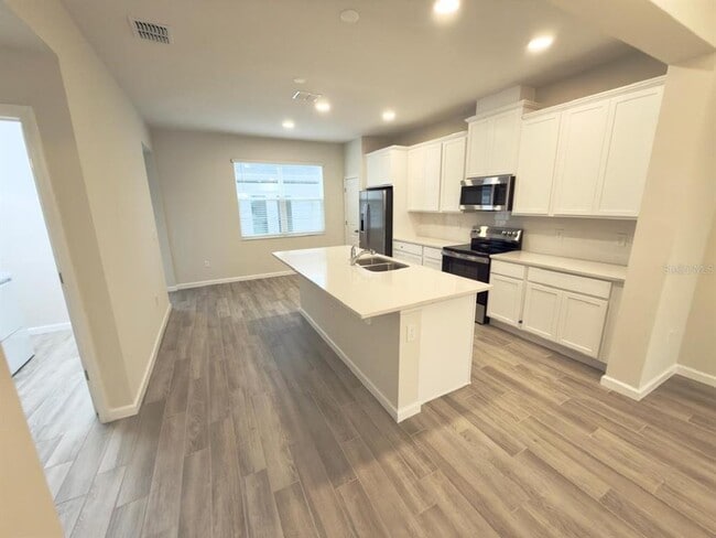 Building Photo - 15445 Bay Brg St