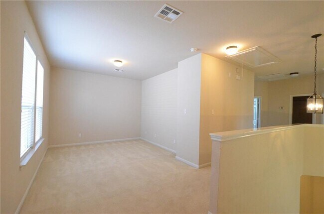 Building Photo - 204 Valona Loop