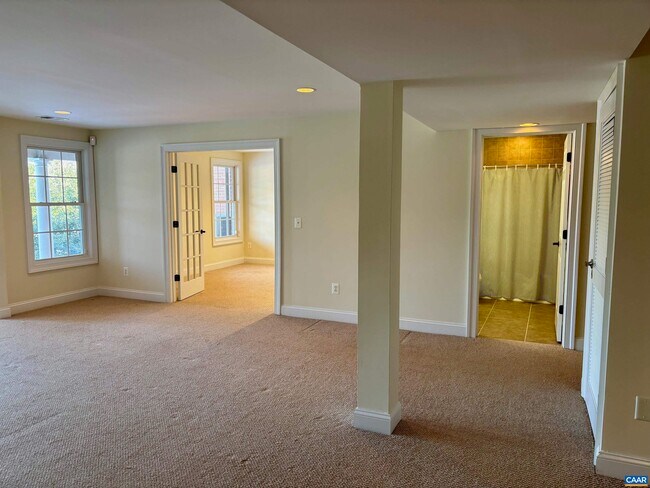 Building Photo - 643 Eight Woods Ln